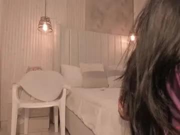 _dakota_a — ((show big  squirt))  #fuckmachine #bigass  #latina #ebony #lovense #squirt [700 tokens remaining]