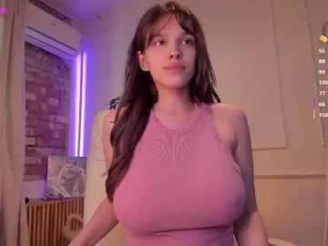 adalyn_glow on Chaturbate 