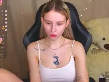 barbieee_doll — GOAL: make me happy [439 tokens remaining] Welcome to my room! Subscribe please! #blonde #natural #new #teen #bigboobs
