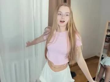 blondysky — Turn on your sound, I love chatting   Goal --air kiss to you--   im  #new here and little #shy  #blonde #18 #young [10 tokens remaining]