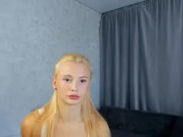 desireeclipse — My name is Willow I will be glad of your support, I try so hard for you #shy #natural #new #petite #teen - Goal: massage my ass [32 tokens left]