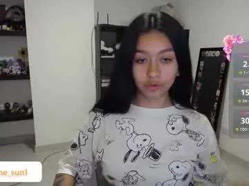 elaine_sun — Welcome my room , I hope you enjoy me a lot, my favorite patterns 17/33/66/99 #new #18 #teen #lovense #bigass -- Current Goal: Taste body at 25 tokens