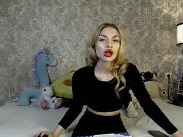 ellamilla on Chaturbate 