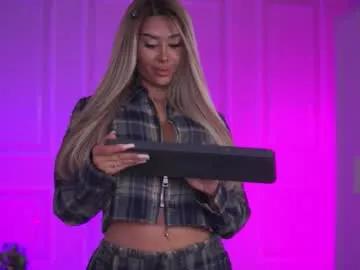 evazane — For every THUMBS UP you receive a GIFT. Tip 25 and  me for a nice surpriseee - Multi Goal: Oil? Yes please [666 tokens left] #bigass #bigboobs #squirt #anal #teen