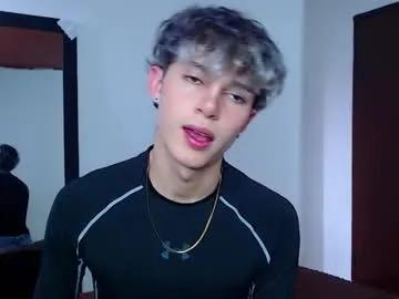 john_vichenso — Show feet [15 tokens left] #asian #20 #latino #cum #gay