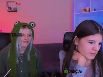 lizzie_boom — GOAL: lick  finger [32 tokens remaining] Welcome to my room! #latina #sph #bigboobs #18 #lesbian