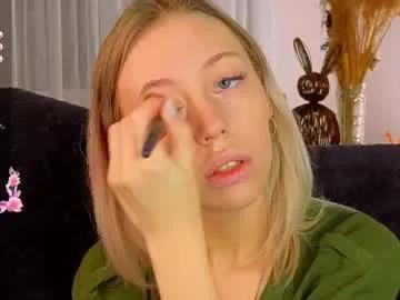 lunariabliss — GOAL:  kiss you  Hello everyone, I'm Kelly! I'm a #teen, and I love play with #lovense. I'm #18 years old, and I have #bigboobs and a #skinny body. [11 tokens remaining]