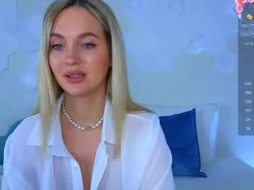 lynna_sparks — lets make my panties wet #milf #squirt #anal #tease #natural [333 tokens left]