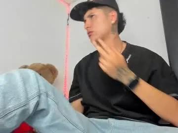 mateo_escobar — #smoke #feet #master #cashmaster #humiliation [2800 tokens remaining]