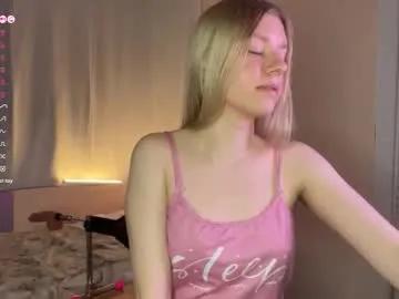 peggymeggy — Goal: Suck my dildo closeup!  Hello Im Mary welcome to my room Im glad to fun and chat with you^^ my favourite pattern wave 95tk #anal #bigass #lovense #squirt #fuckmachine [55 tokens remaining]