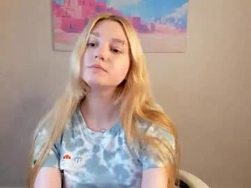 sylvia_ortiz — show outfit [28 tokens left] #smalltits #shy #blonde #bignipples #18