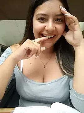 alana_69 on StripChat 