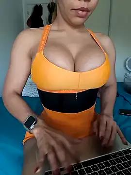 Alyssa_76 — Show boobs