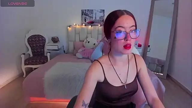 Amaraa_couper1 on StripChat 