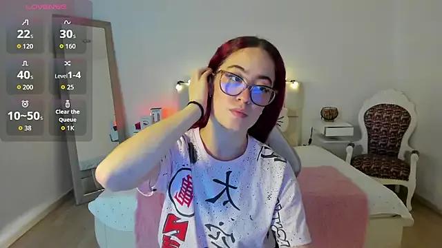 Amaraa_couper1 on StripChat 