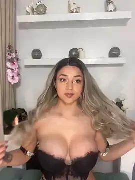 ariazschernitz1 on StripChat 