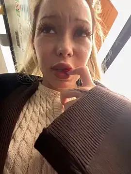 babydolll — Flash nipples in public