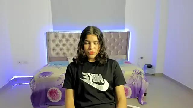 beiby_glow on StripChat 