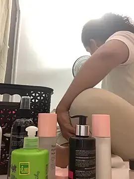 Belindamuller — toples spit breasts