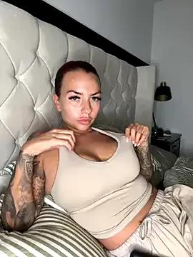 BELLABLACKXUK on StripChat 