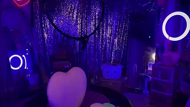 bimbotwerkqueen on StripChat 