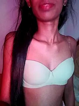 BunnyBloom25 on StripChat 