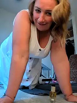Canadian_BBW on StripChat 