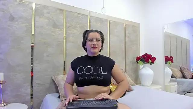 CarolineBlake_ — FOLLOW ME BABY  Im new here 