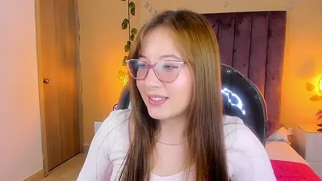 Dahlia_Rousse — Play with my fingers in my pussy