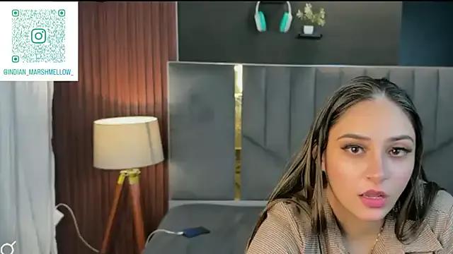 demieliss — erotic oil show on boobs