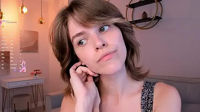 EleneButton on StripChat 