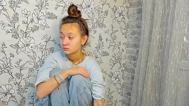 EllaSky_xoxo — SQUEEZY TITS<3