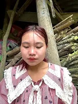 EllyBaby20 — Help this girl achieve her goal 