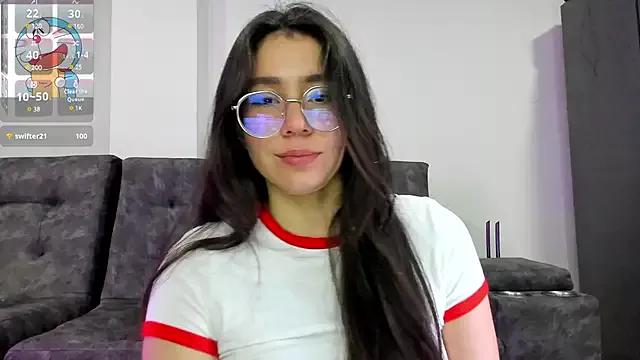 emmadiaz1 on StripChat 