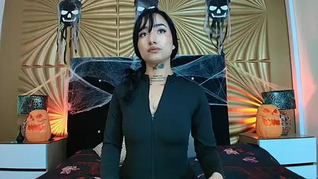 emmily_keller19 on StripChat 