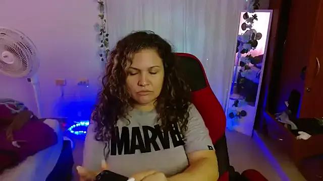 helenca43 on StripChat 