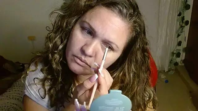 helenca43 on StripChat 