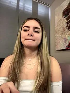 imlindapink on StripChat 