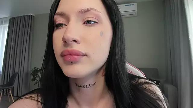 JenniferQueen11 on StripChat 