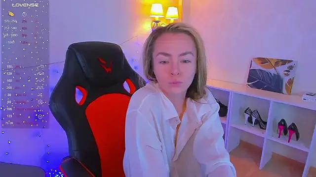 Little_Rockk — Remove top and dance