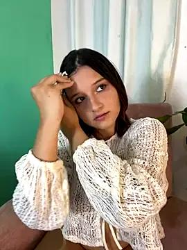 littlemelodi18 on StripChat 