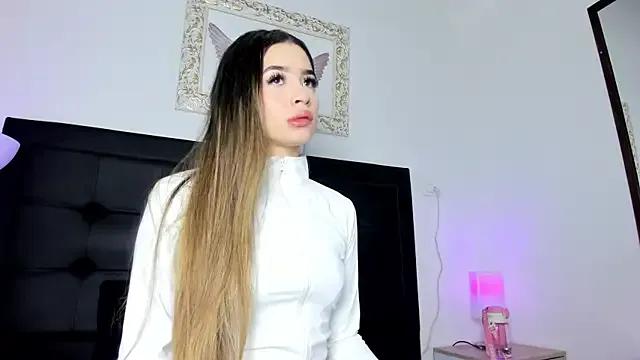 Lola_Blondie on StripChat 