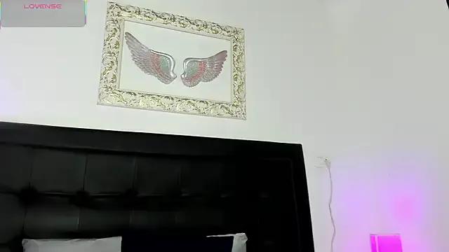 Lola_Blondie on StripChat 