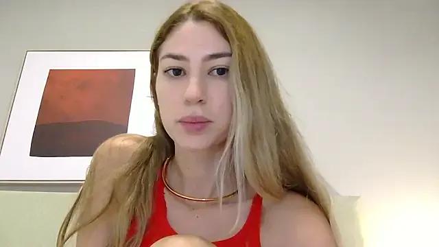 Maiaaxlovee on StripChat 