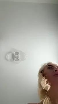 Mia_Roxie — Fucking pussy hard with dildo