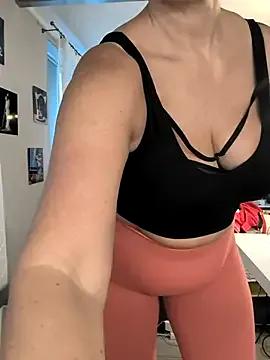 missjenn_x on StripChat 