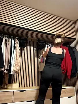 Mrs_Mr_007 — Show pussy