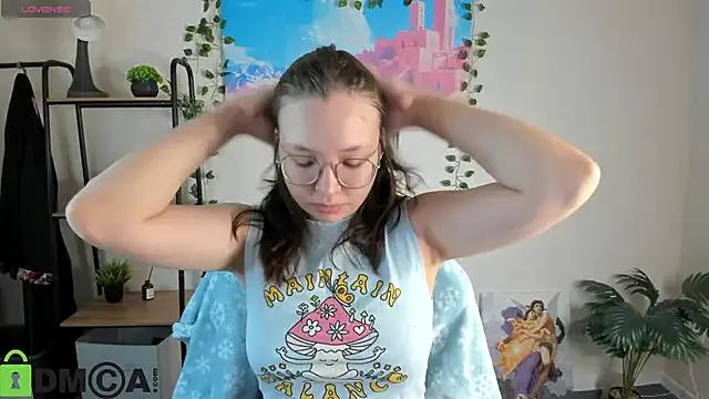 Nuura_Moore — take off socks