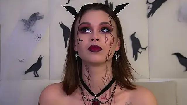 PollyLanders on StripChat 