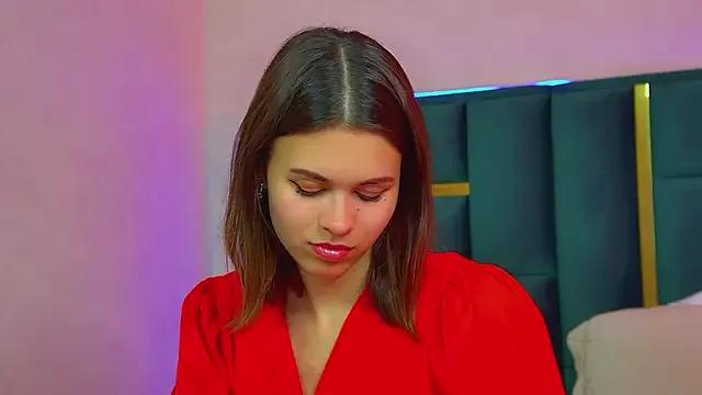 PollyLanders on StripChat 